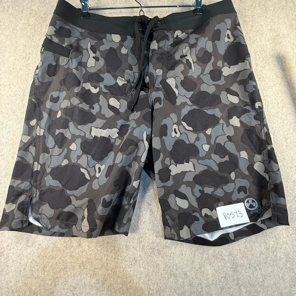 Magpul Industries Mens Camo Board Shorts Grey Black Swim Trunks Size 35